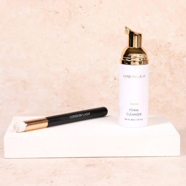 Skropstu šampūns un tīrīšanas ota